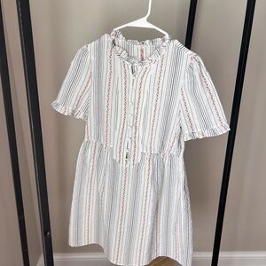 A loves a women’s dress size M/L